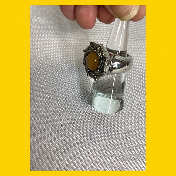 Gold and Silver Leaf Design Ring - Picture 2 of 4